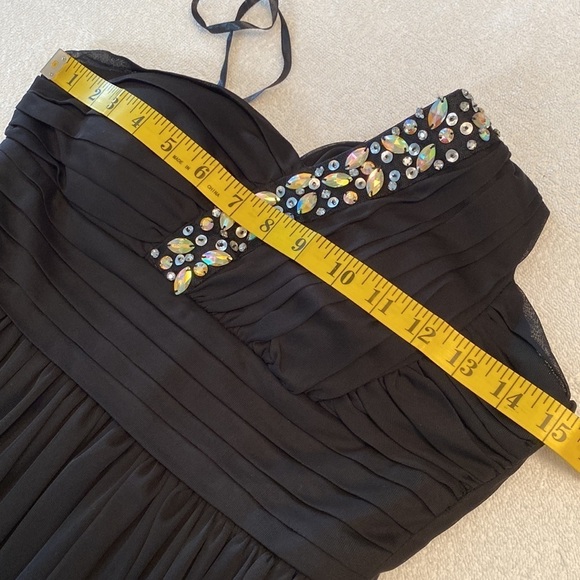 Mebon dress rhinestone and sequin embellishments sleeveless Size medium NWT - Picture 4 of 9